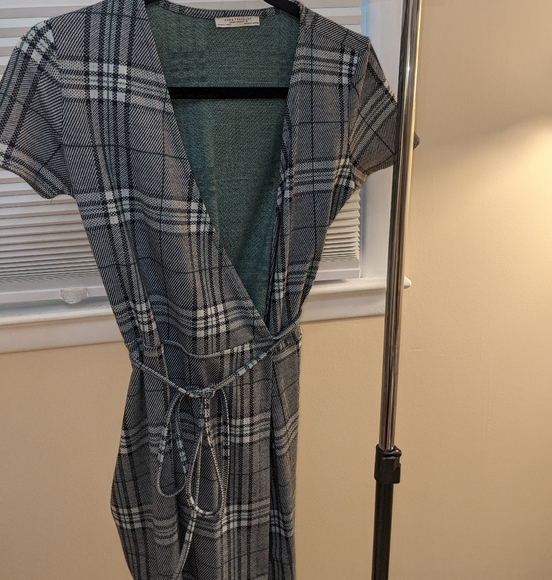 Dress - Picture 2 of 5